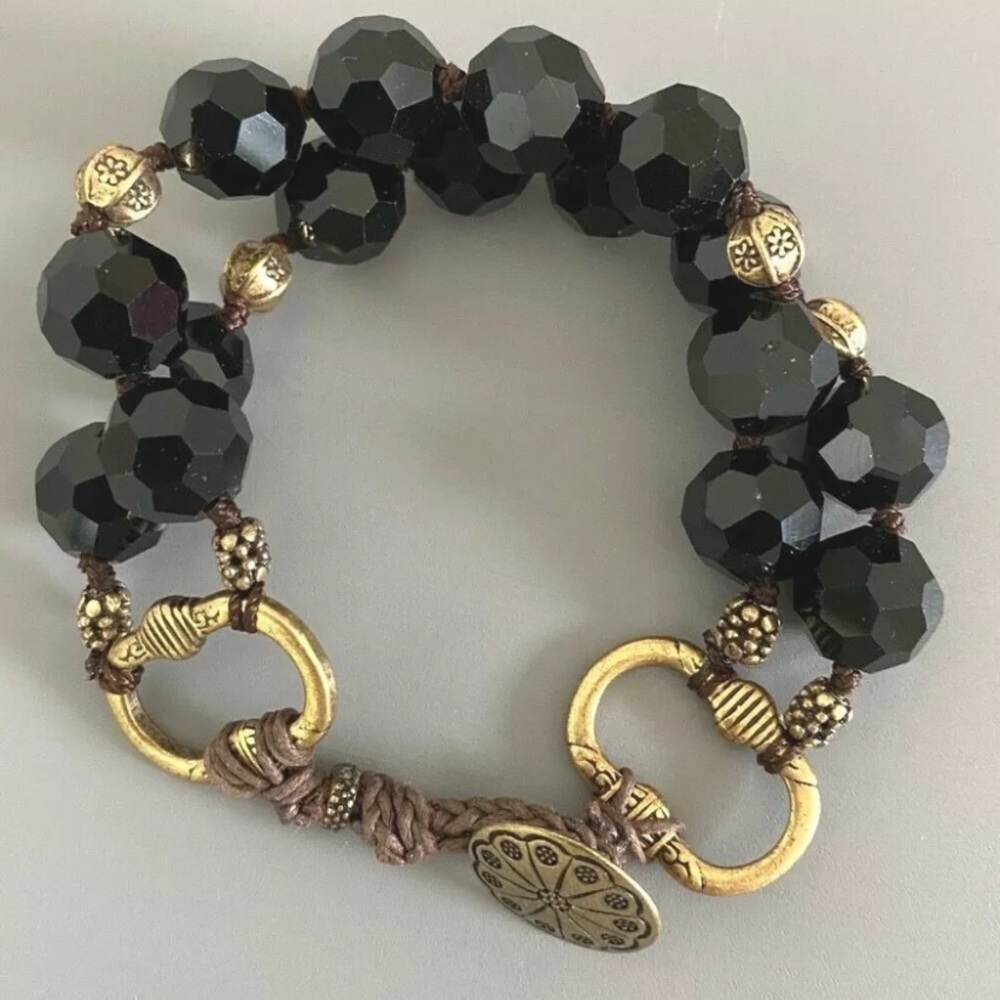 Beautiful Double Black Jet Bead Crystal Bracelet. Hand Knotted
